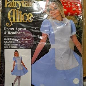 Alice in Wonderland costumes (2)